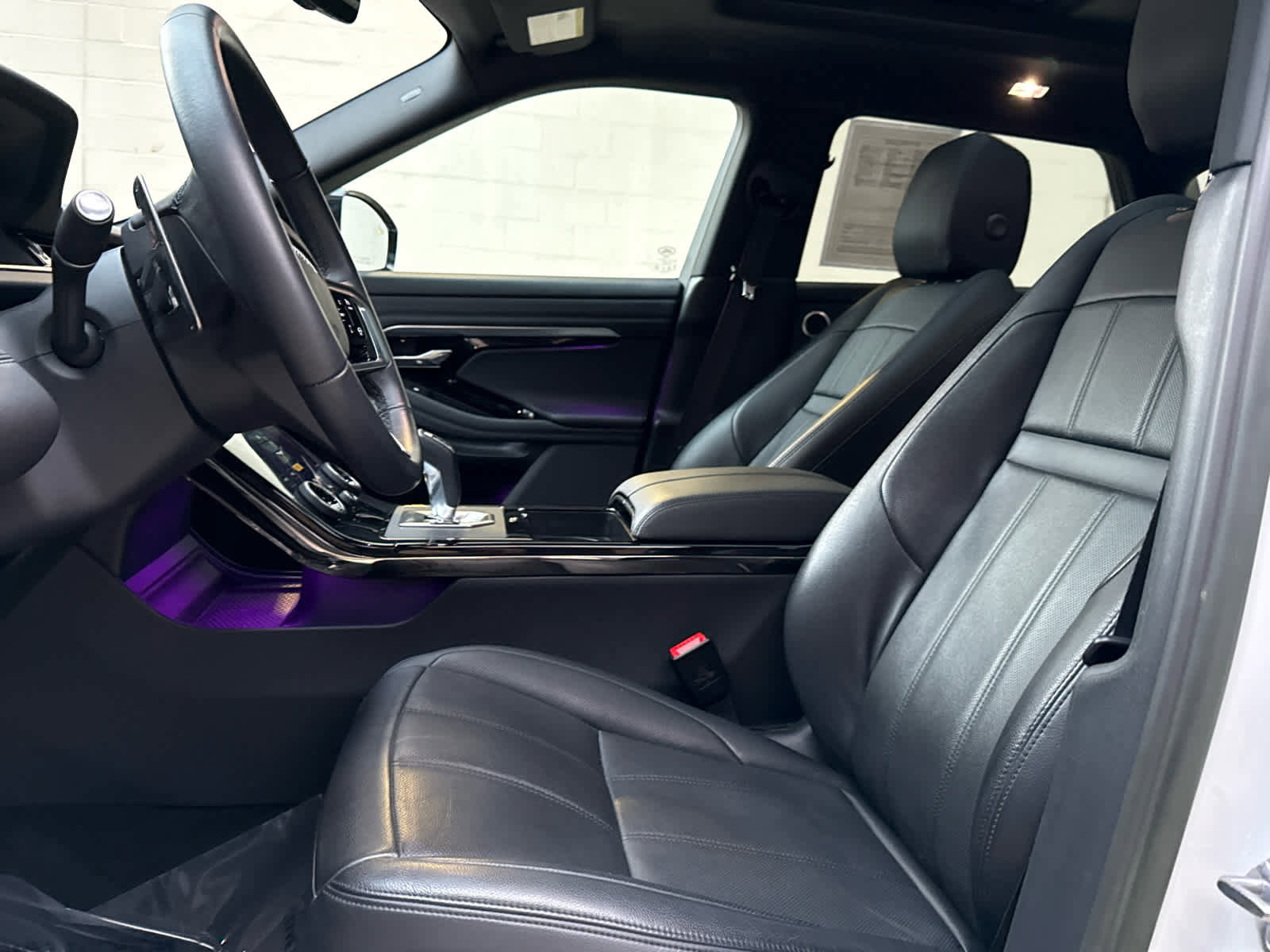 Certified 2023 Land Rover Range Rover Evoque R-Dynamic SE image 12