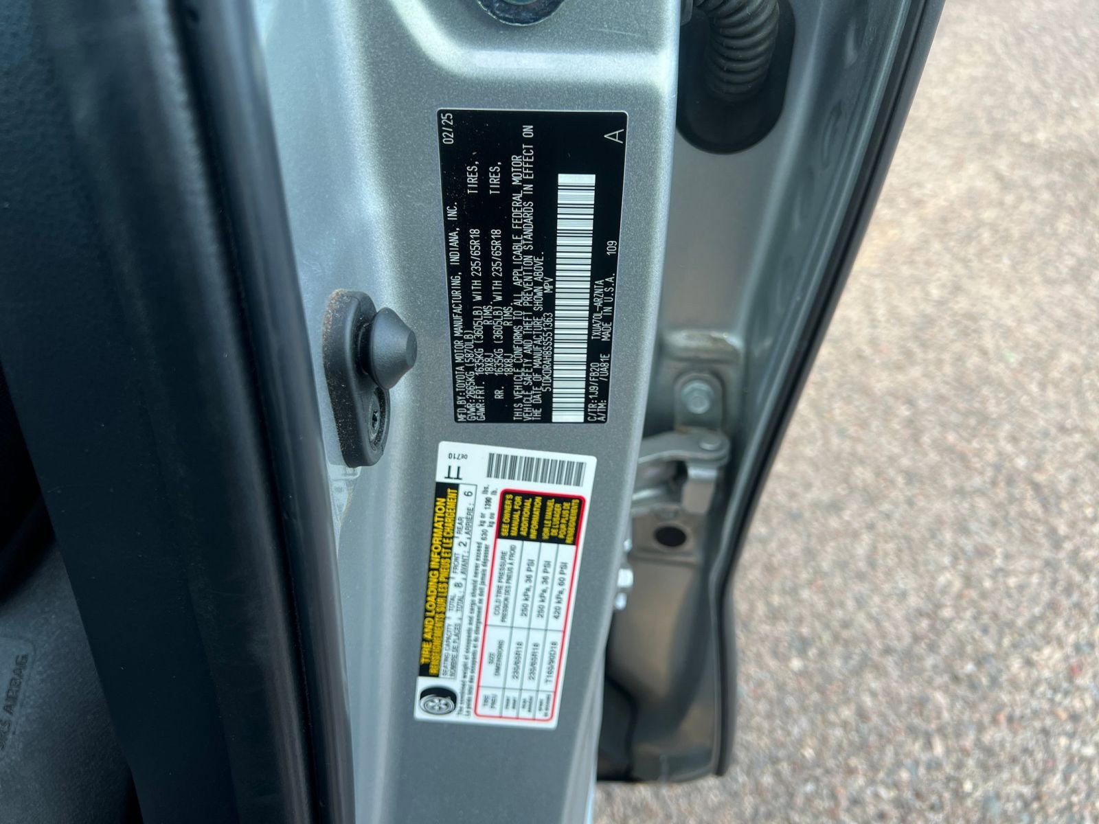 Used 2025 Toyota Highlander LE image 31