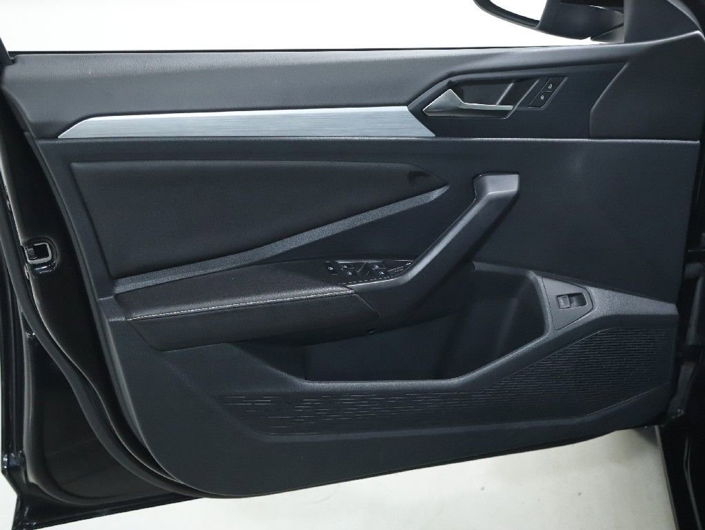 Used 2025 Volkswagen Jetta S image 15