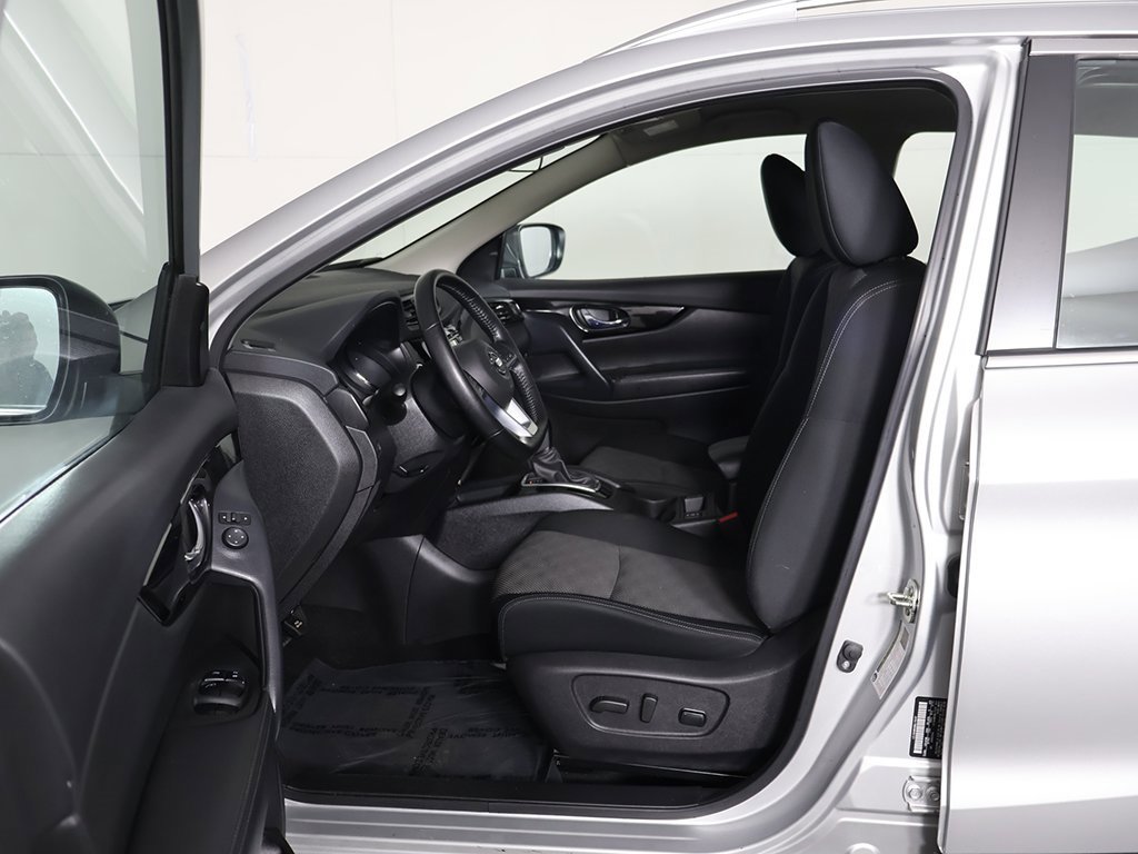 Used 2022 Nissan Rogue Sport SV image 26