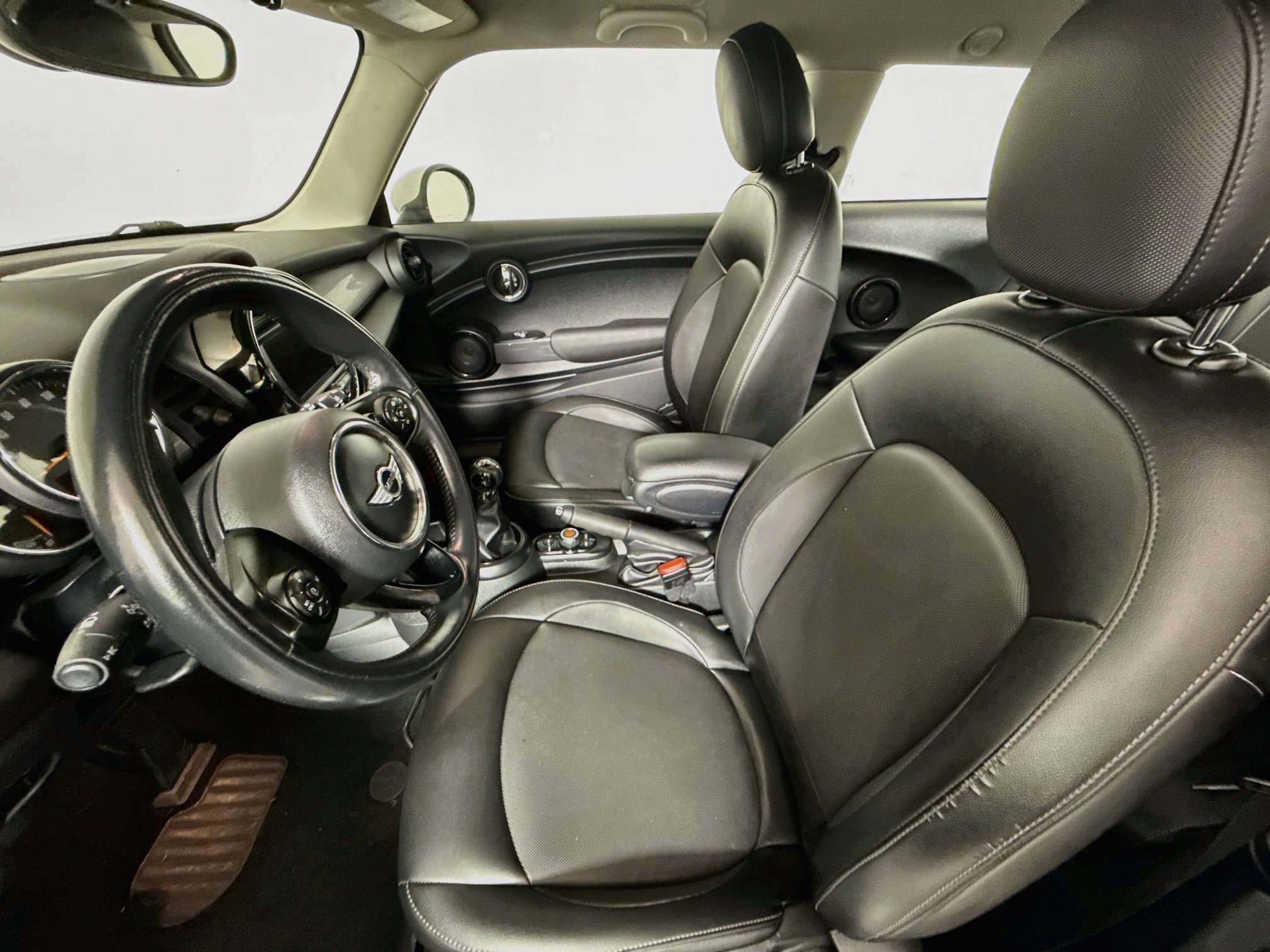 Used 2017 MINI Cooper 2-Door Hardtop FWD image 11