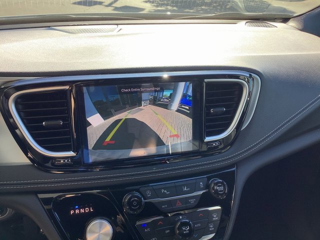 New 2026 Chrysler Pacifica Limited image 19