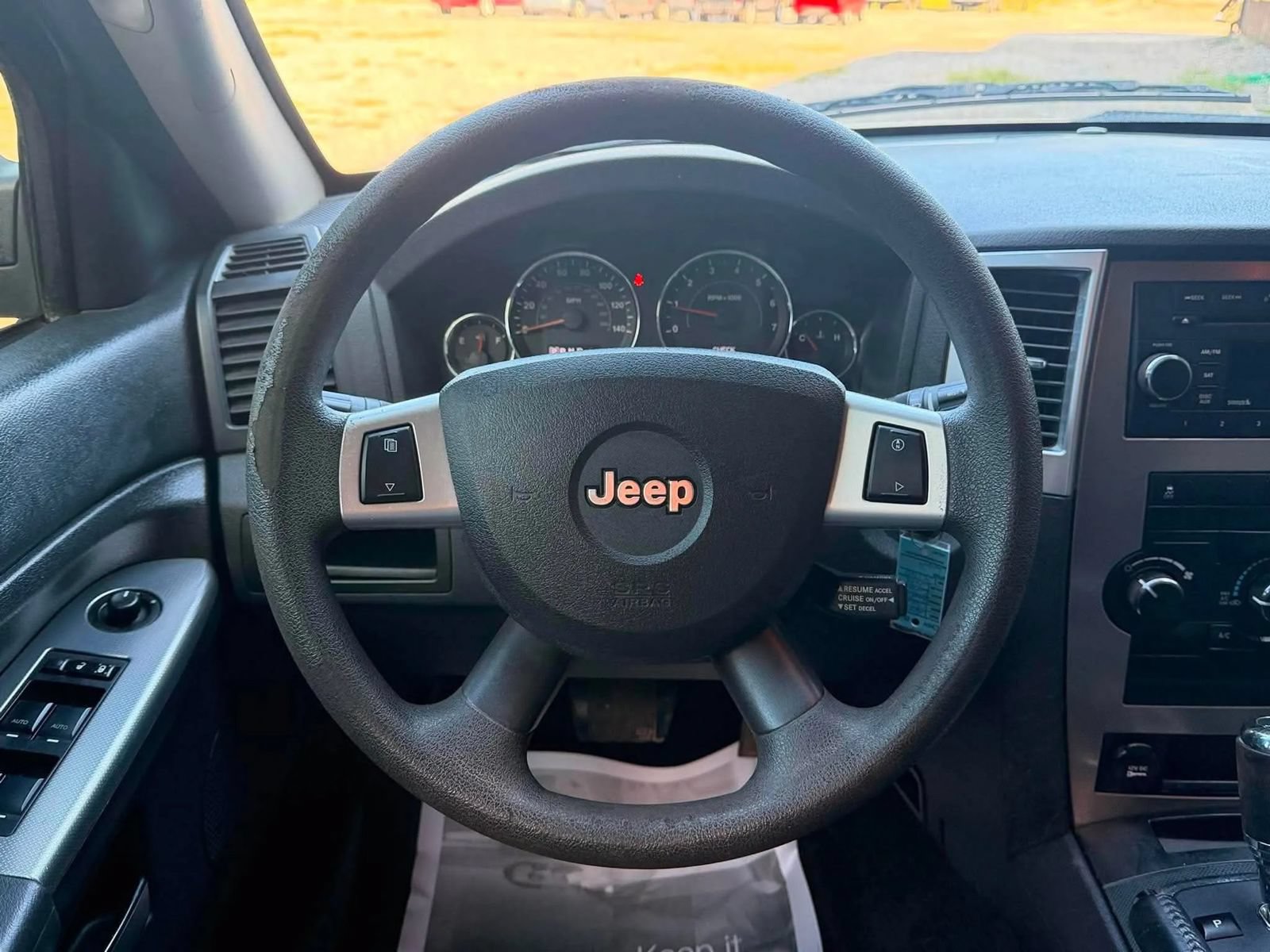 Used 2010 Jeep Grand Cherokee Laredo AWD/4WD image 13