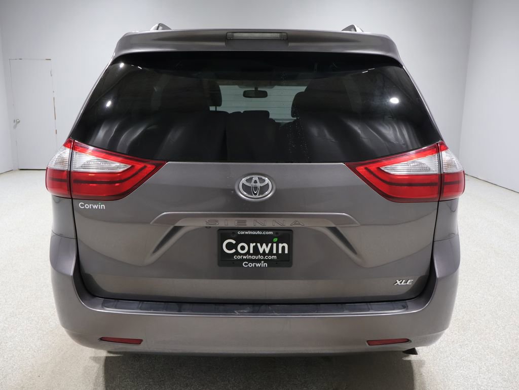 Used 2017 Toyota Sienna XLE video 3