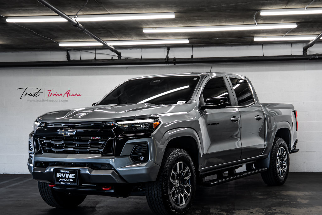Used 2024 Chevrolet Colorado Z71 w/ Z71 Convenience Package 2