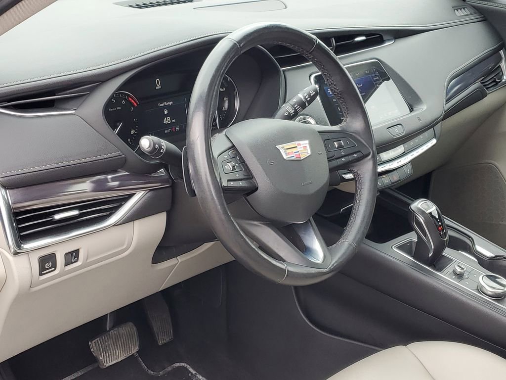 Used 2019 Cadillac XT4 Luxury w/ Cold Weather Package AWD/4WD image 8