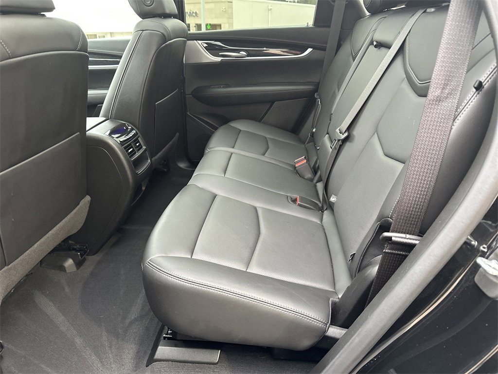 Certified 2022 Cadillac XT5 Premium Luxury w/ LPO, ONYX Package image 21