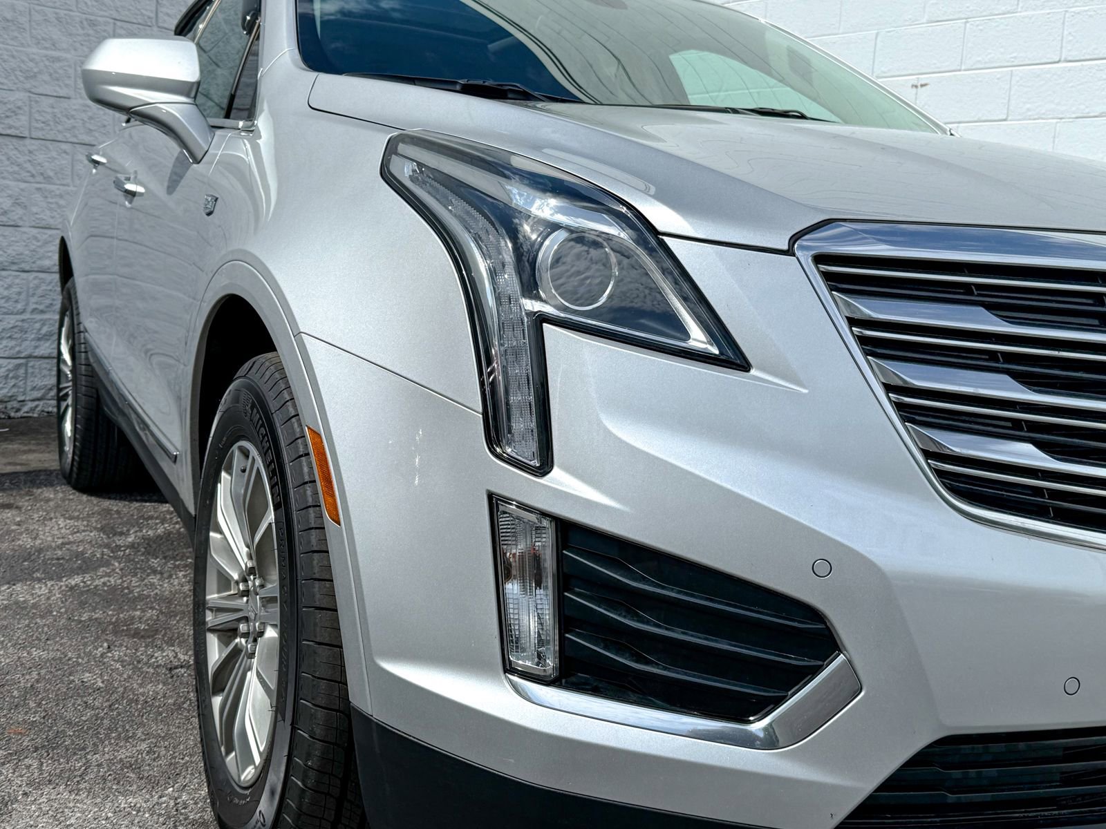 Certified 2018 Cadillac XT5 Luxury w/ Driver Awareness Package image 4