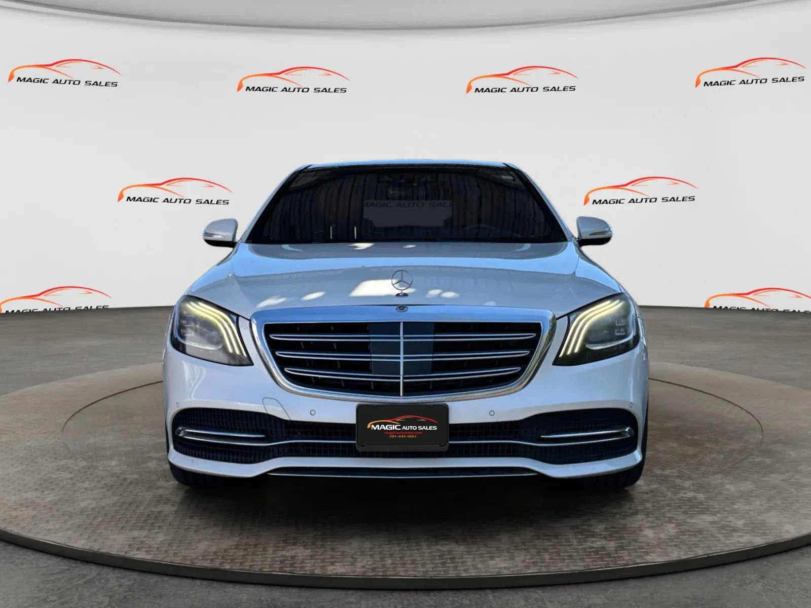 Used 2018 Mercedes-Benz S 560 Sedan image 3