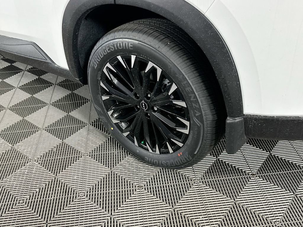 New 2026 Nissan Rogue SV AWD/4WD image 39