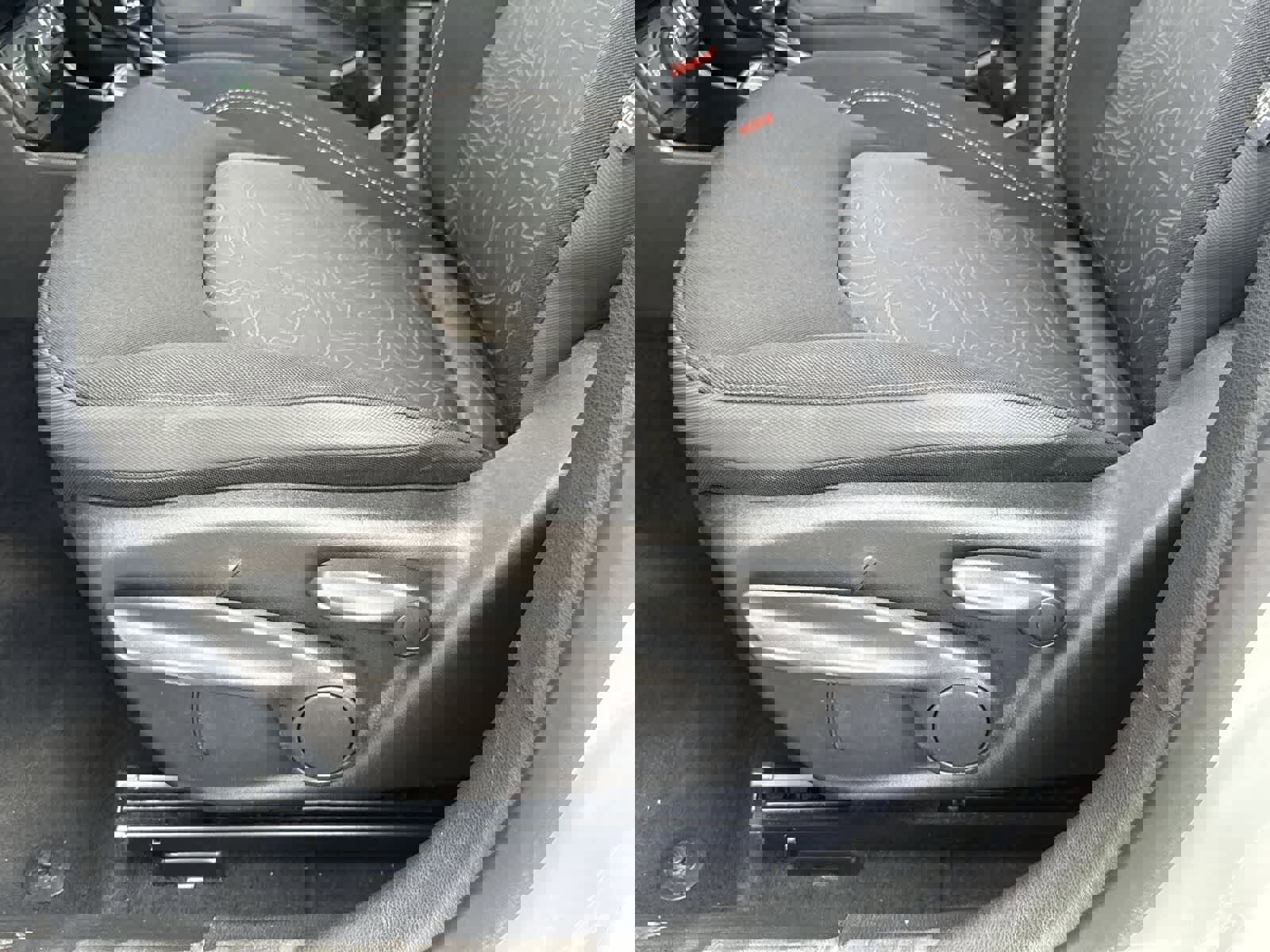 Used 2023 Jeep Renegade Latitude image 18