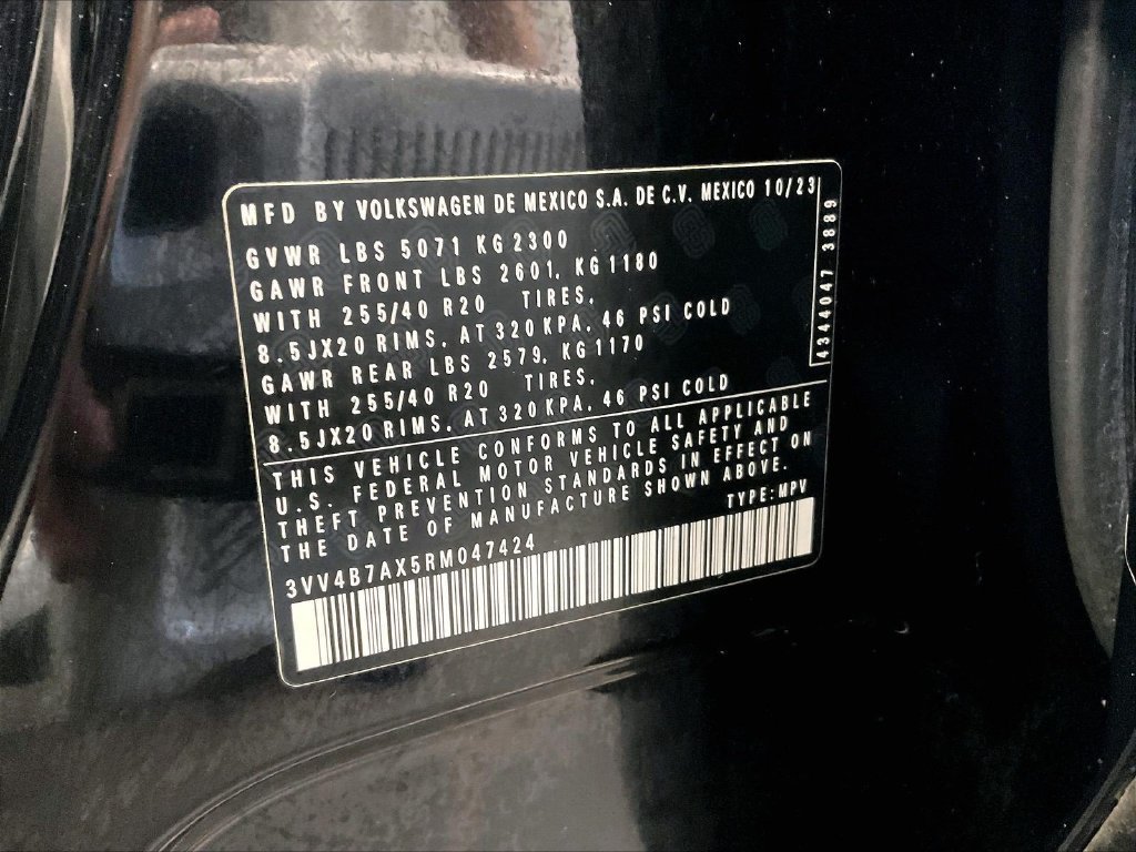 Used 2024 Volkswagen Tiguan SEL R-Line AWD/4WD image 35