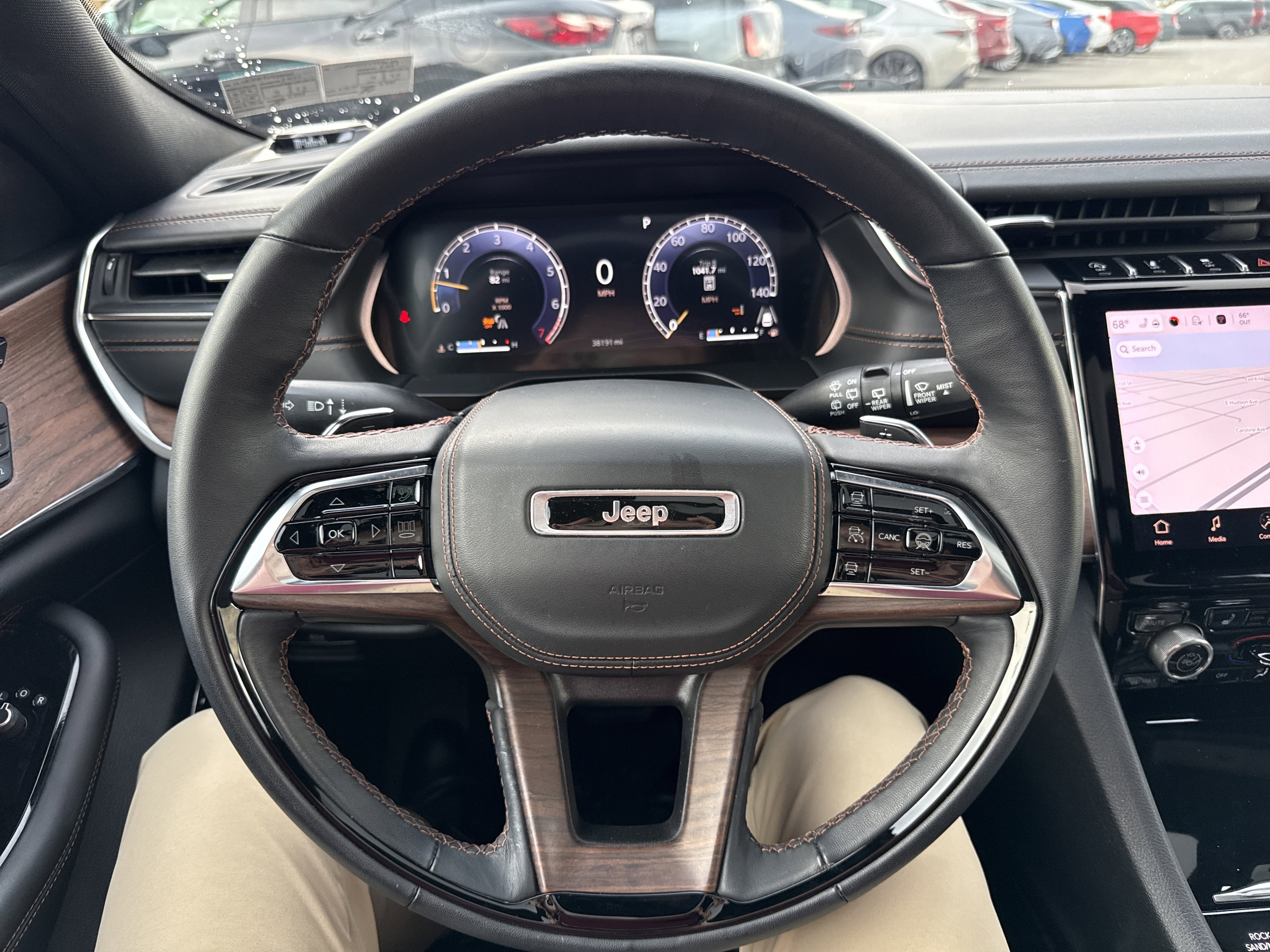 Used 2022 Jeep Grand Cherokee L Summit w/ Advanced Protech Group IV image 15