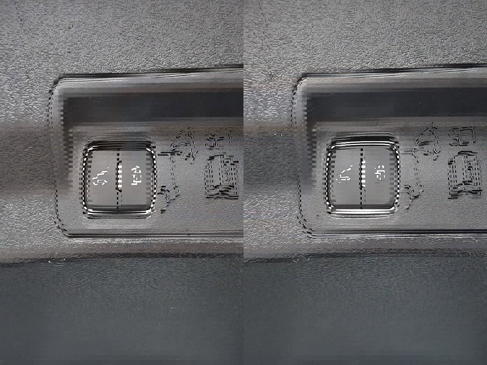 Used 2022 Ford Explorer XLT image 29