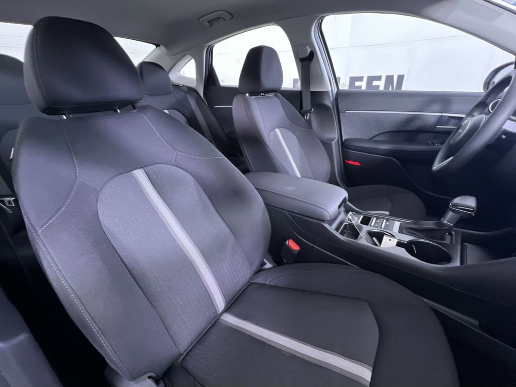 Used 2025 Hyundai Sonata SE image 28