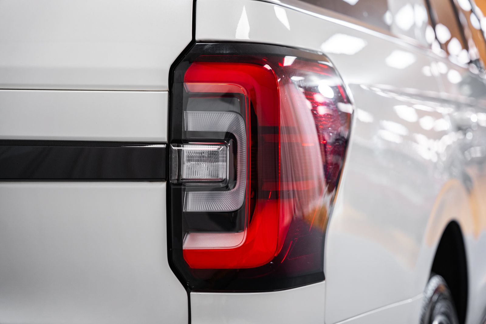 Certified 2024 Ford Expedition Limited AWD/4WD image 6