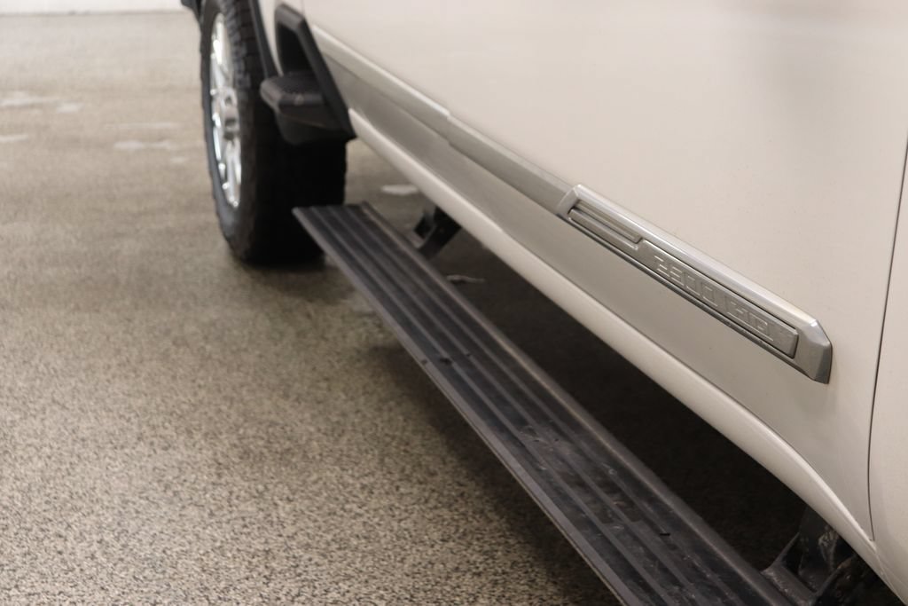 Used 2024 Chevrolet Silverado 2500 High Country w/ High Country Premium Package AWD/4WD image 31