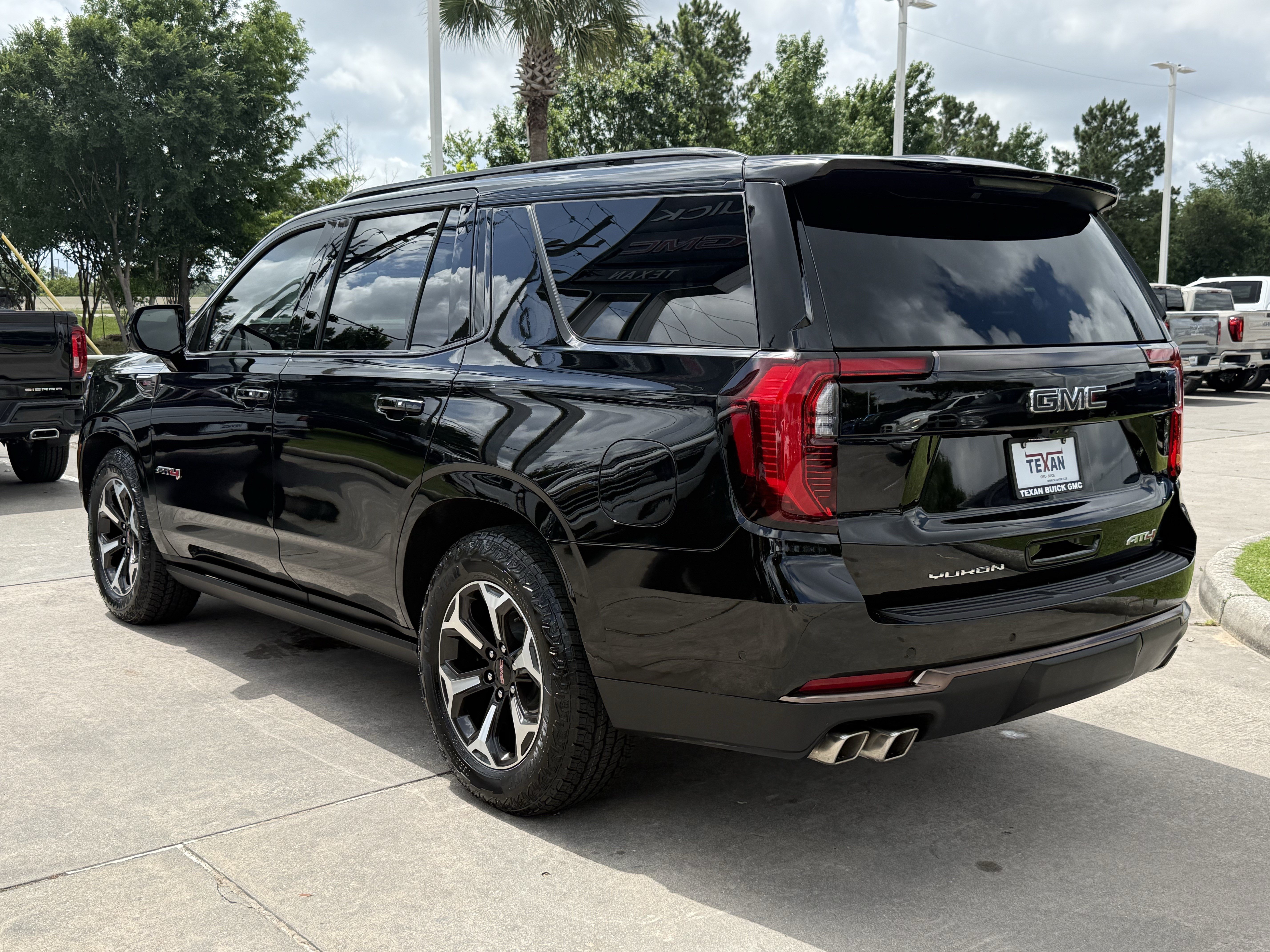 Used 2026 GMC Yukon AT4 Ultimate w/ LPO, Floor Liner Package AWD/4WD image 7
