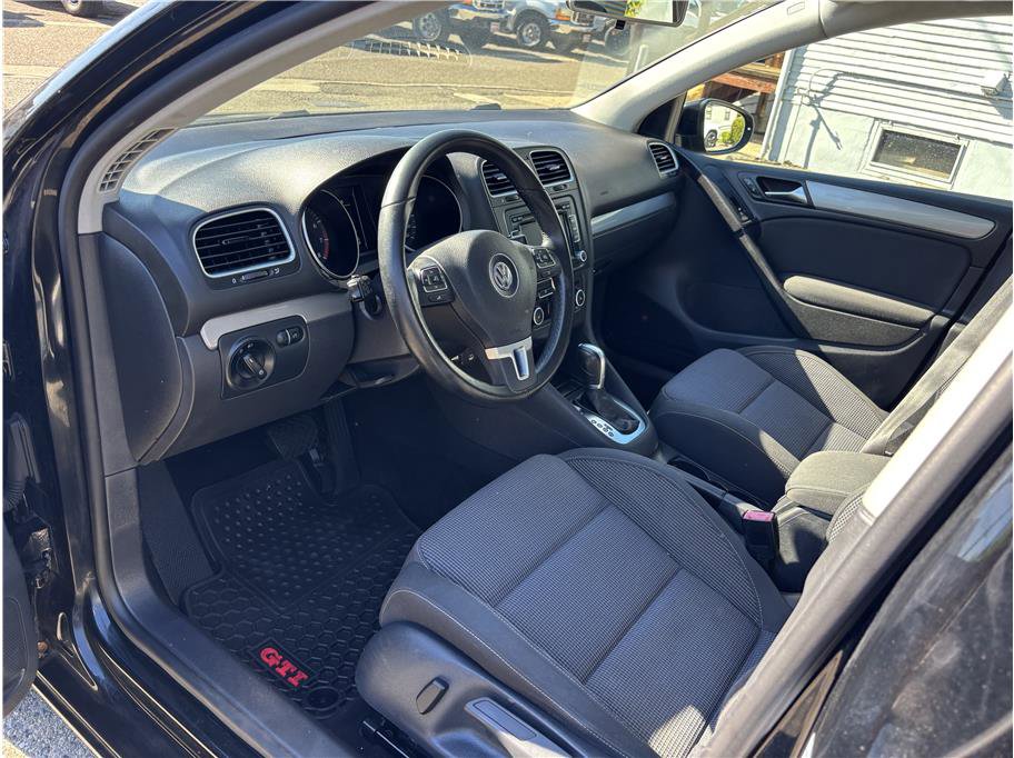 Used 2013 Volkswagen Golf 4-Door image 14