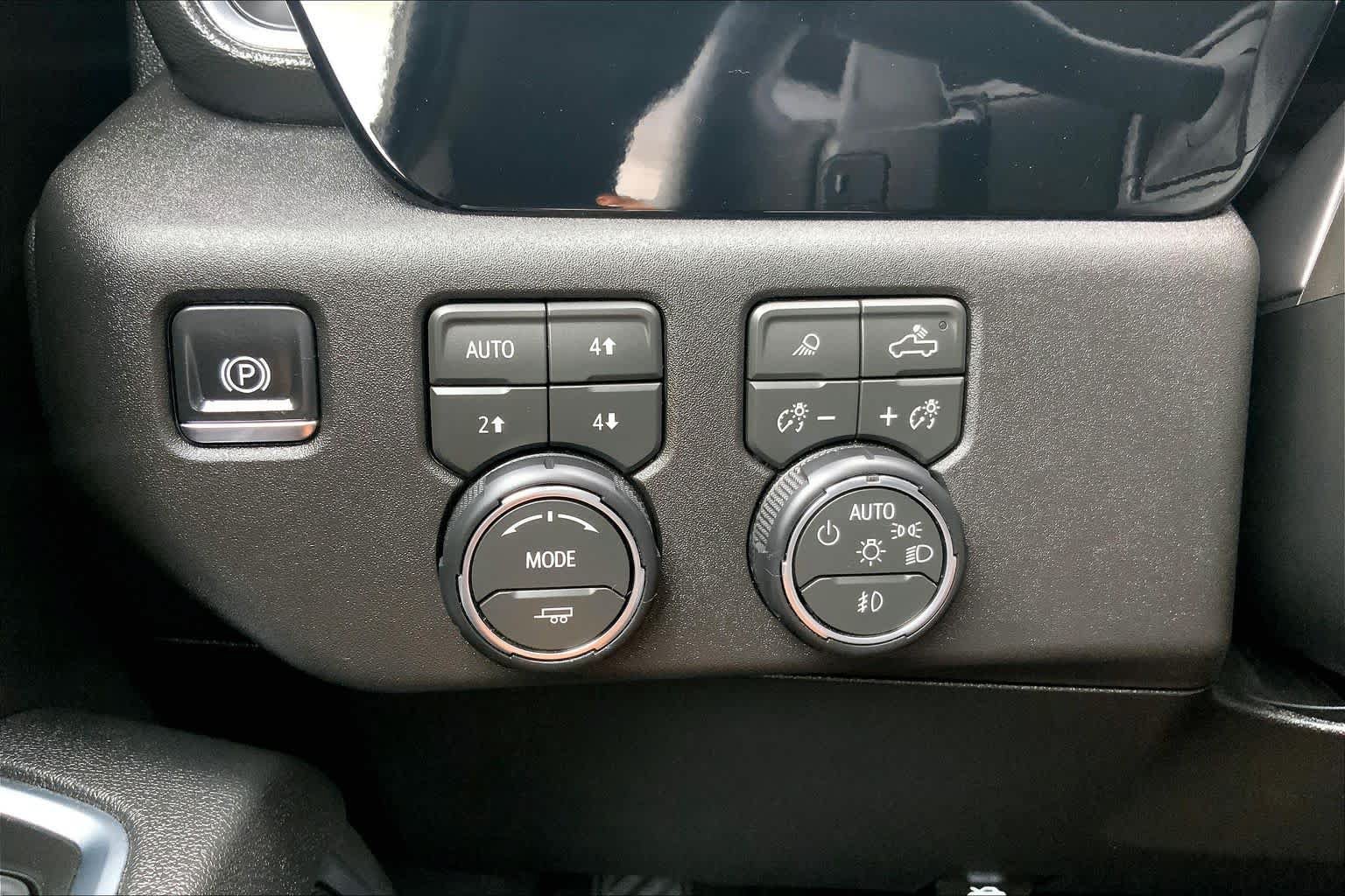 Certified 2026 Chevrolet Silverado 1500 LTZ w/ Z71 Off-Road Package AWD/4WD image 35