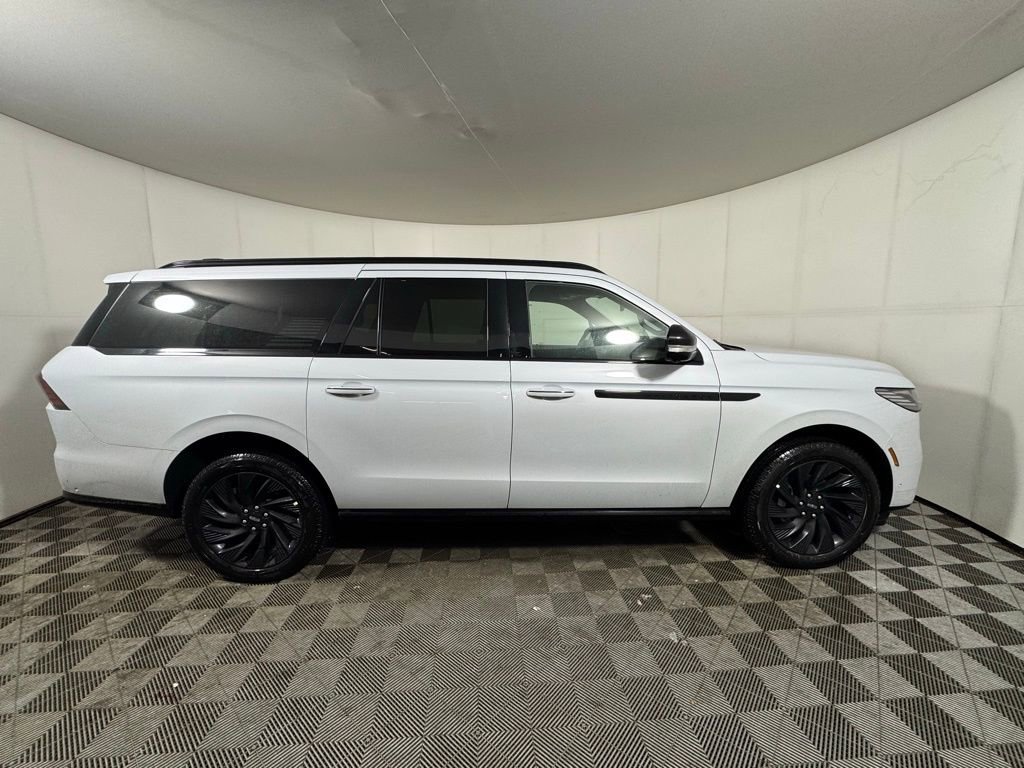 New 2025 Lincoln Navigator L Reserve w/ Jet Appearance Package AWD/4WD image 6