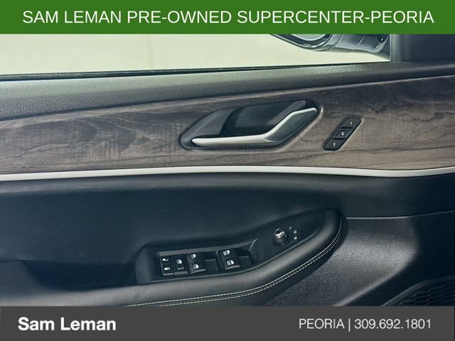 Used 2023 Jeep Grand Cherokee Limited w/ Luxury Tech Group II image 18