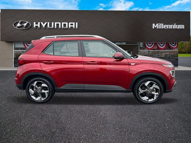 Certified 2023 Hyundai Venue Limited w/ Cargo Package FWD image 5