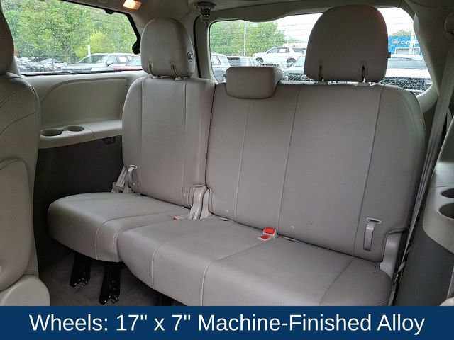 Used 2015 Toyota Sienna XLE Premium FWD image 21