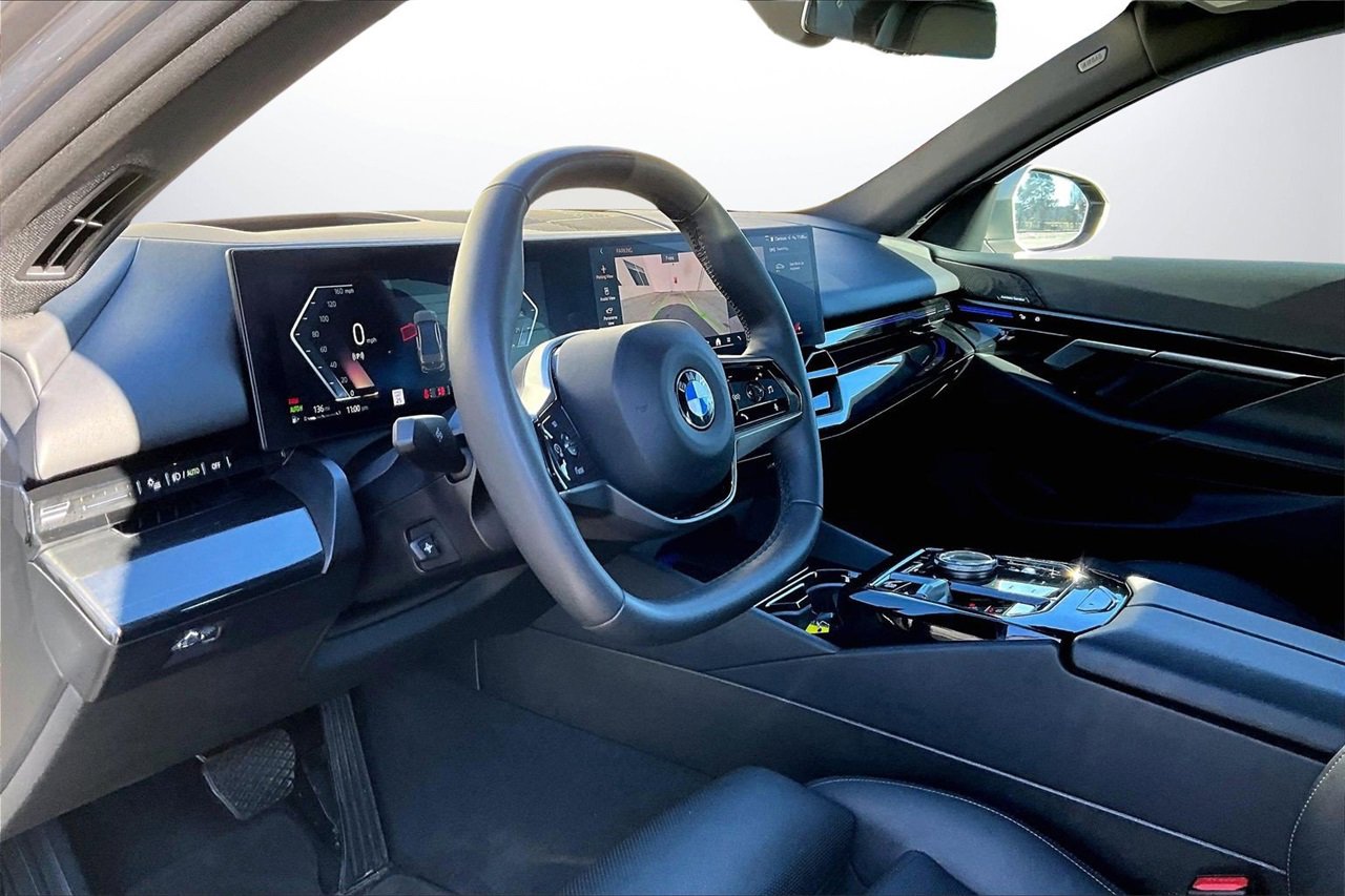 Used 2024 BMW 530i w/ Premium Package image 20