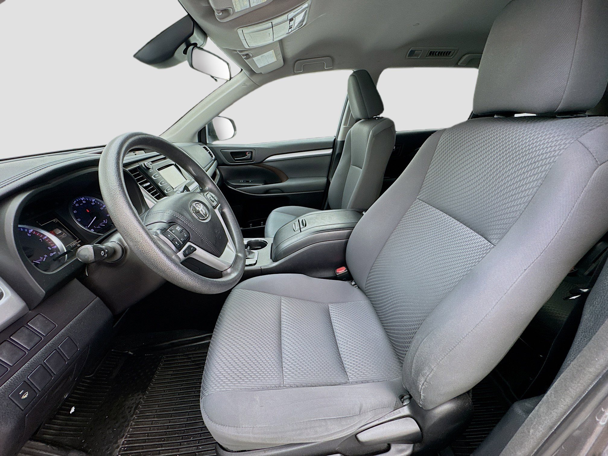 Used 2018 Toyota Highlander LE image 13