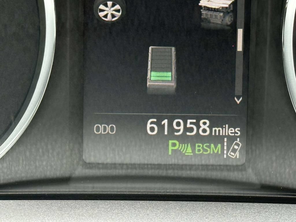 Used 2017 Toyota RAV4 Limited AWD/4WD image 30