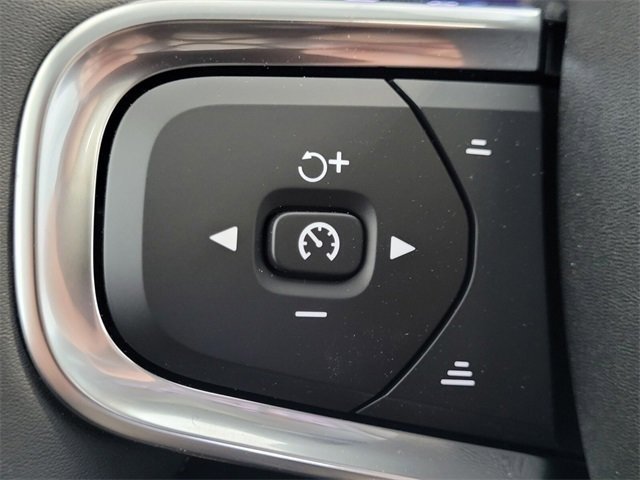 Certified 2026 Volvo XC40 B5 Core w/ Climate Package image 27