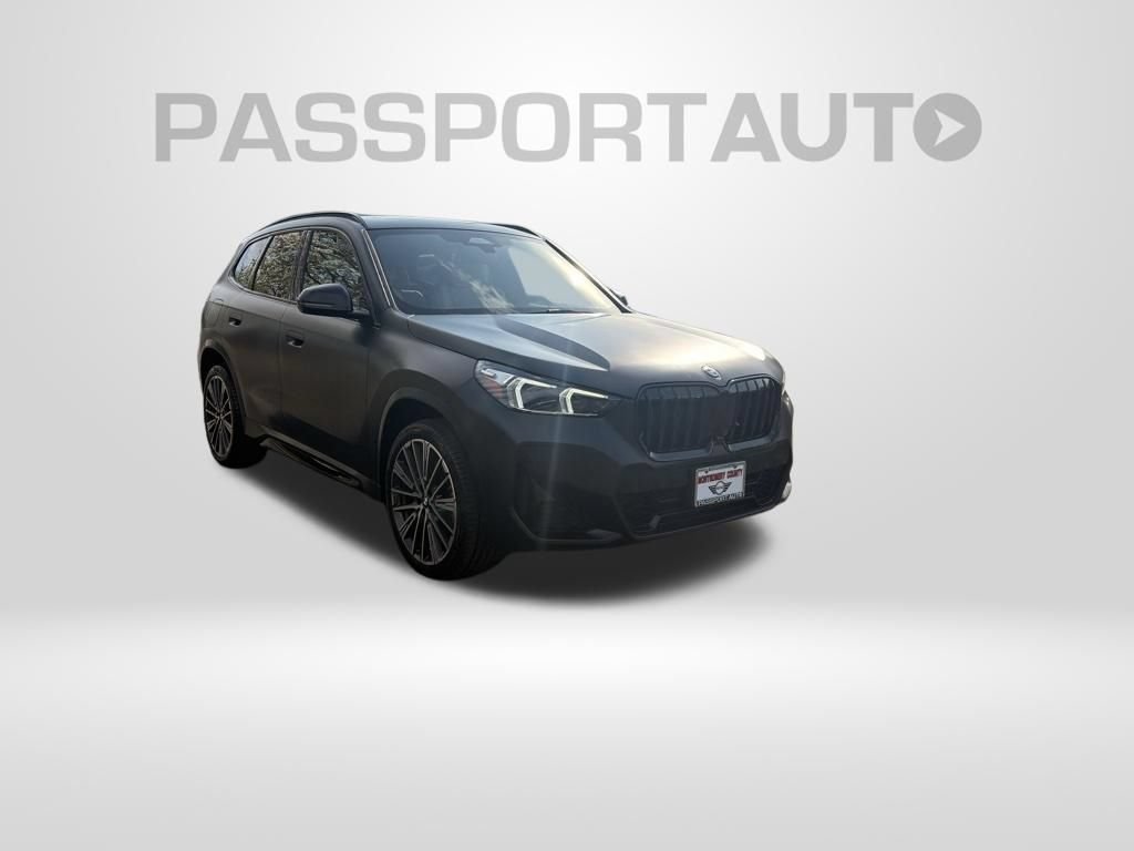 Used 2025 BMW X1 xDrive28i w/ Technology Package AWD/4WD image 3