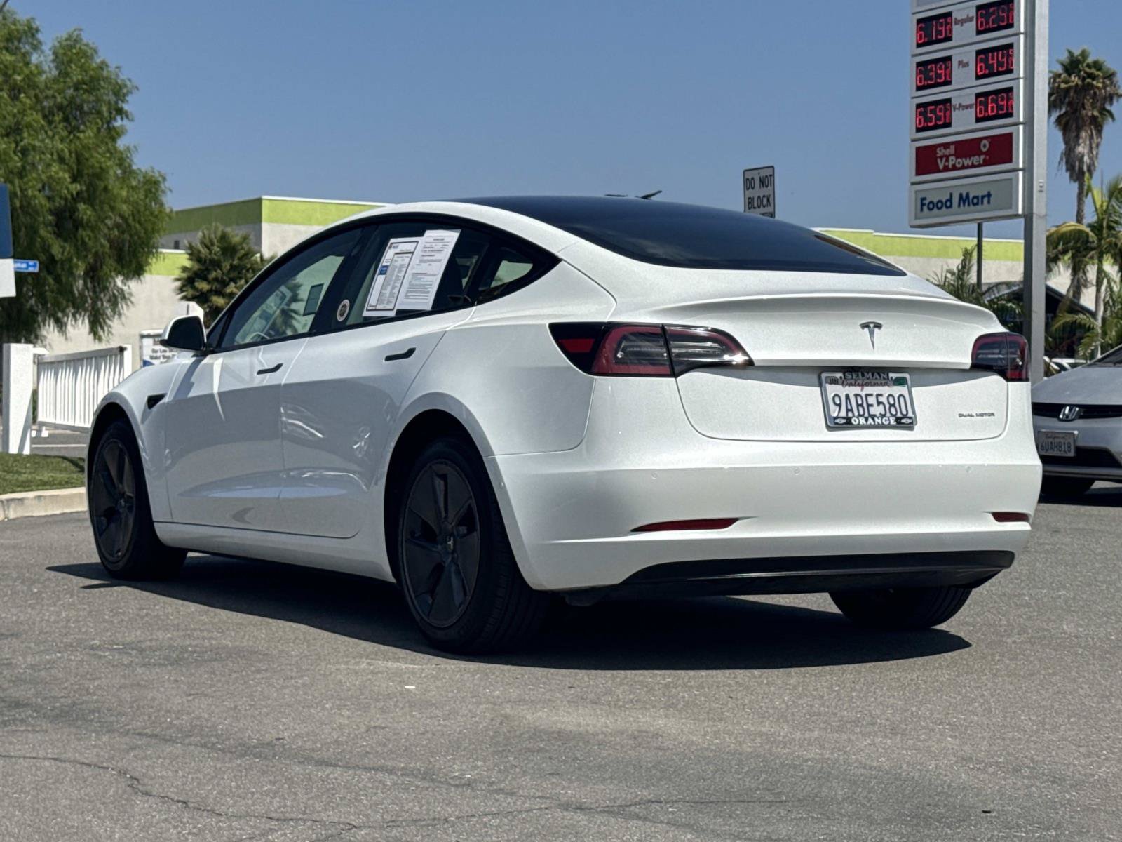 Used 2022 Tesla Model 3 Long Range AWD/4WD image 7