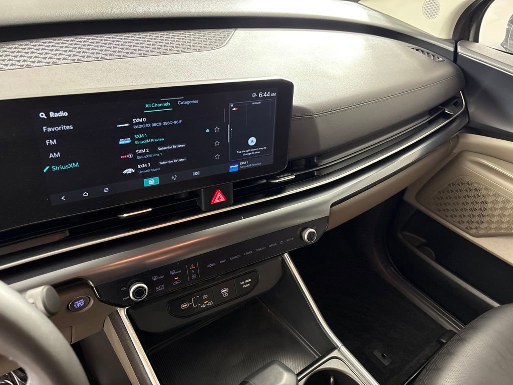 Used 2025 Kia Carnival FWD image 36