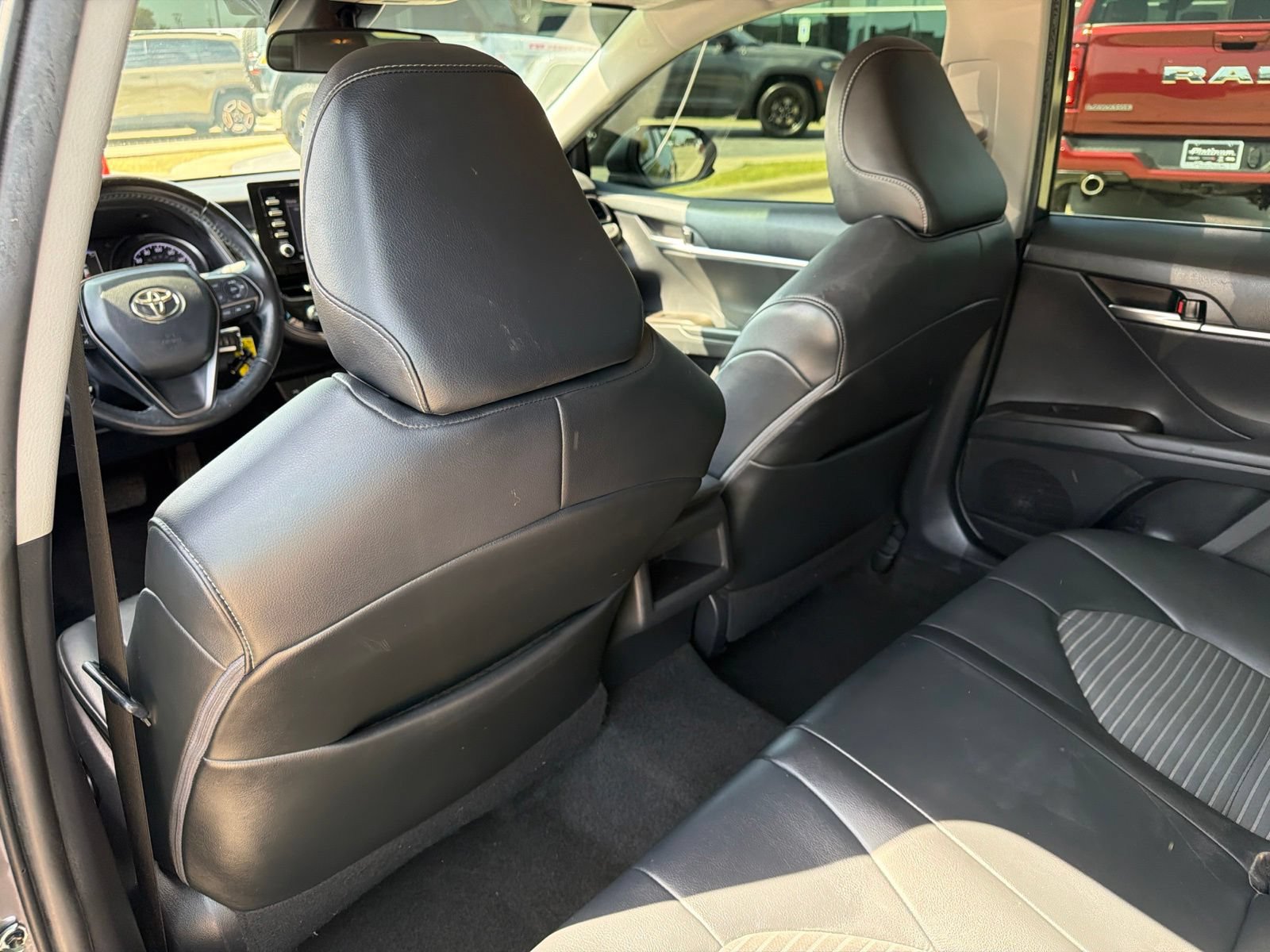 Used 2021 Toyota Camry SE FWD image 16