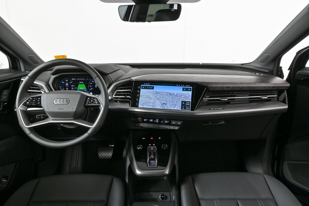 New 2025 Audi Q4 e-tron Prestige image 17
