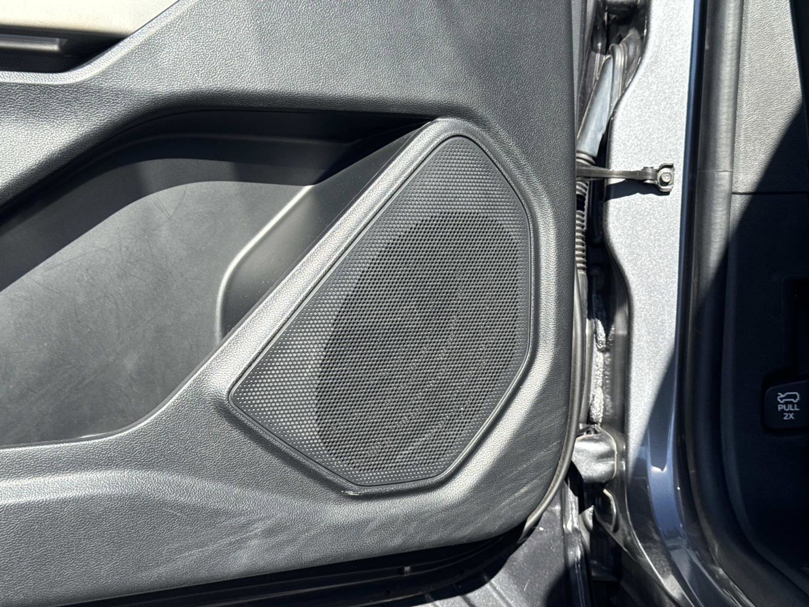 Used 2021 Ford Explorer XLT w/ Equipment Group 202A image 19