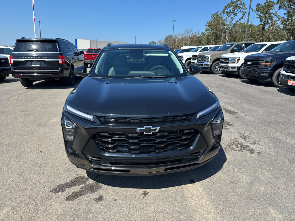 Used 2024 Chevrolet Trax ACTIV w/ Sunroof Package FWD image 2