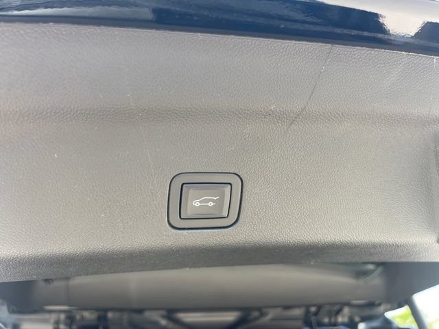 Used 2023 GMC Yukon SLT w/ SLT Premium Package AWD/4WD image 41