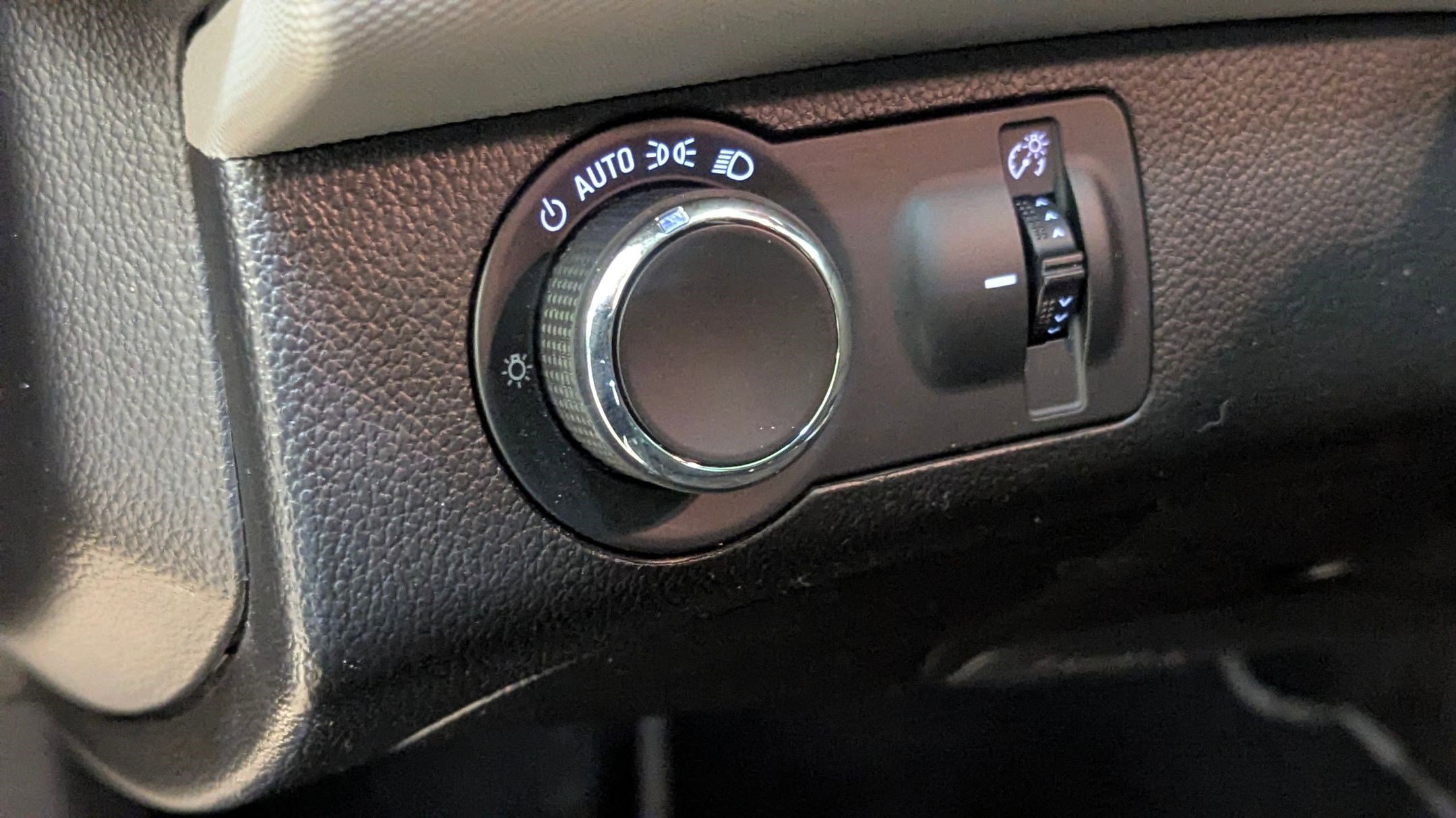 Used 2019 Chevrolet Sonic LT image 25