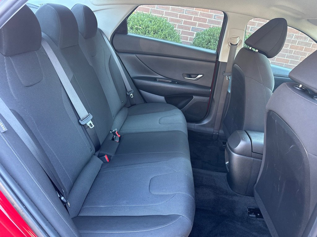 Used 2024 Hyundai Elantra SE image 15