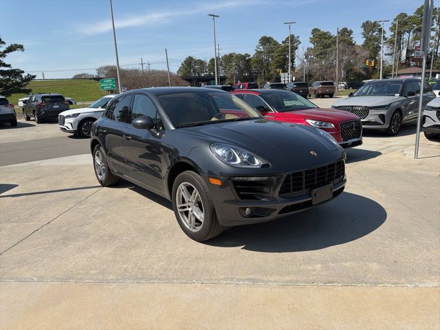 Used 2017 Porsche Macan Base image 3