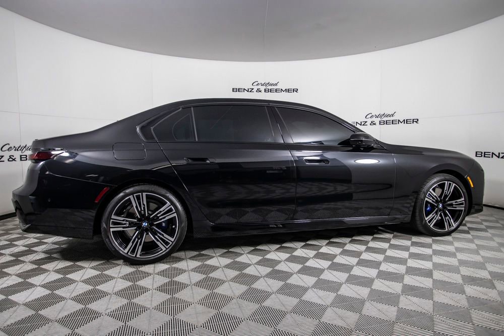 Used 2023 BMW 740i RWD image 11
