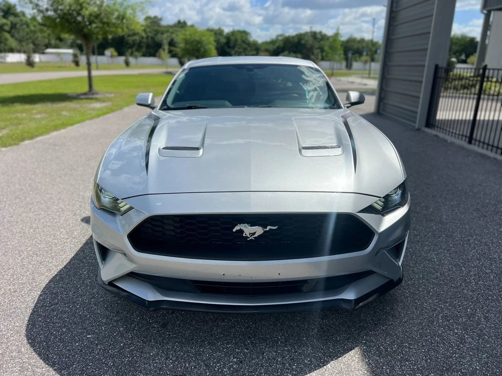Used 2019 Ford Mustang Coupe RWD image 2
