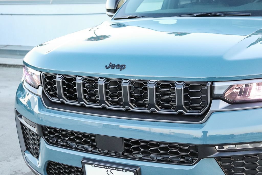 New 2026 Jeep Grand Cherokee L Limited w/ Limited Altitude Package AWD/4WD image 6