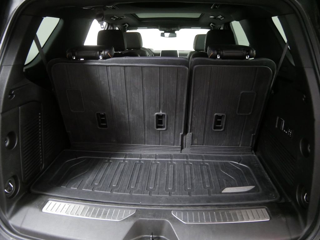 Used 2023 GMC Yukon AT4 image 5