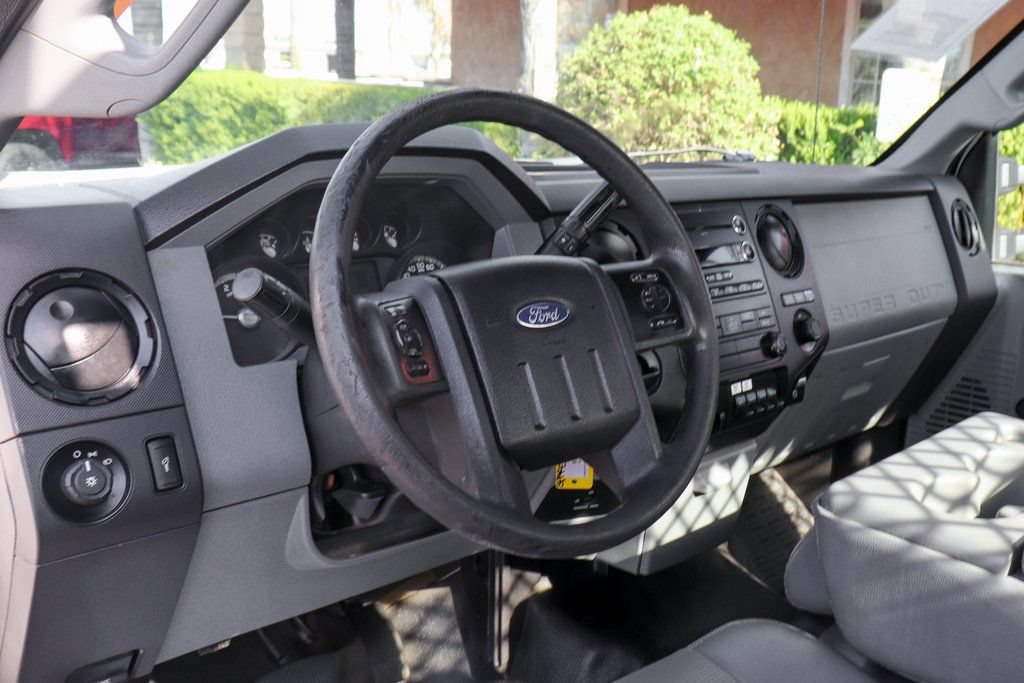 Used 2015 Ford F550 2WD Regular Cab Super Duty image 18