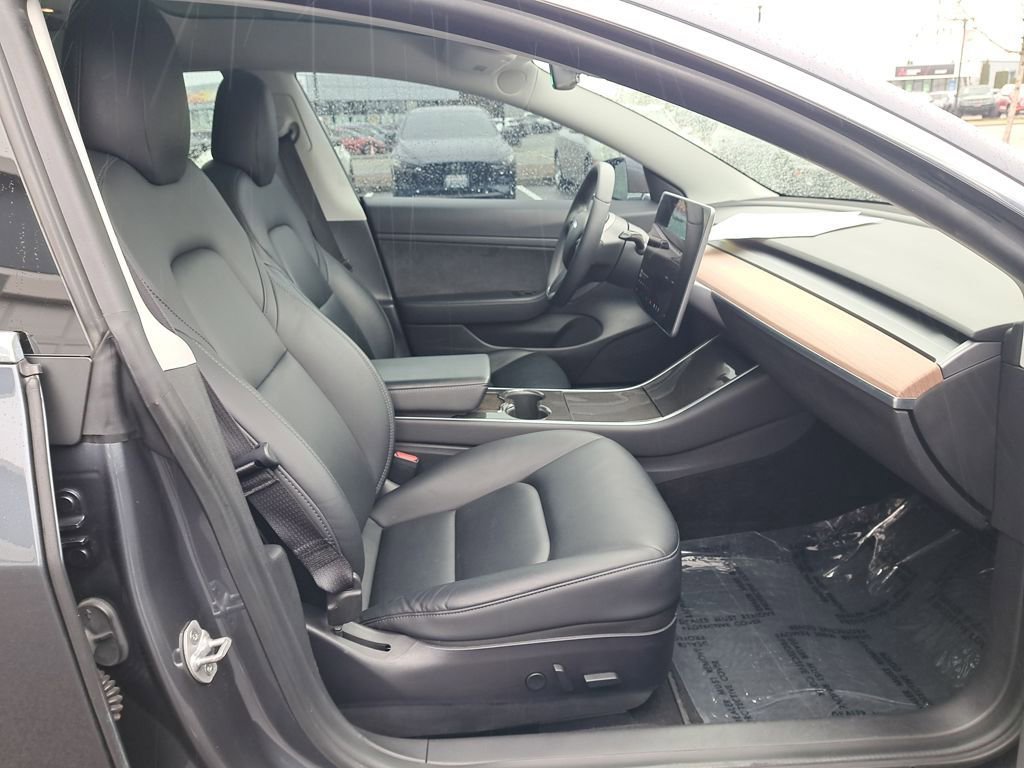 Used 2020 Tesla Model 3 image 17