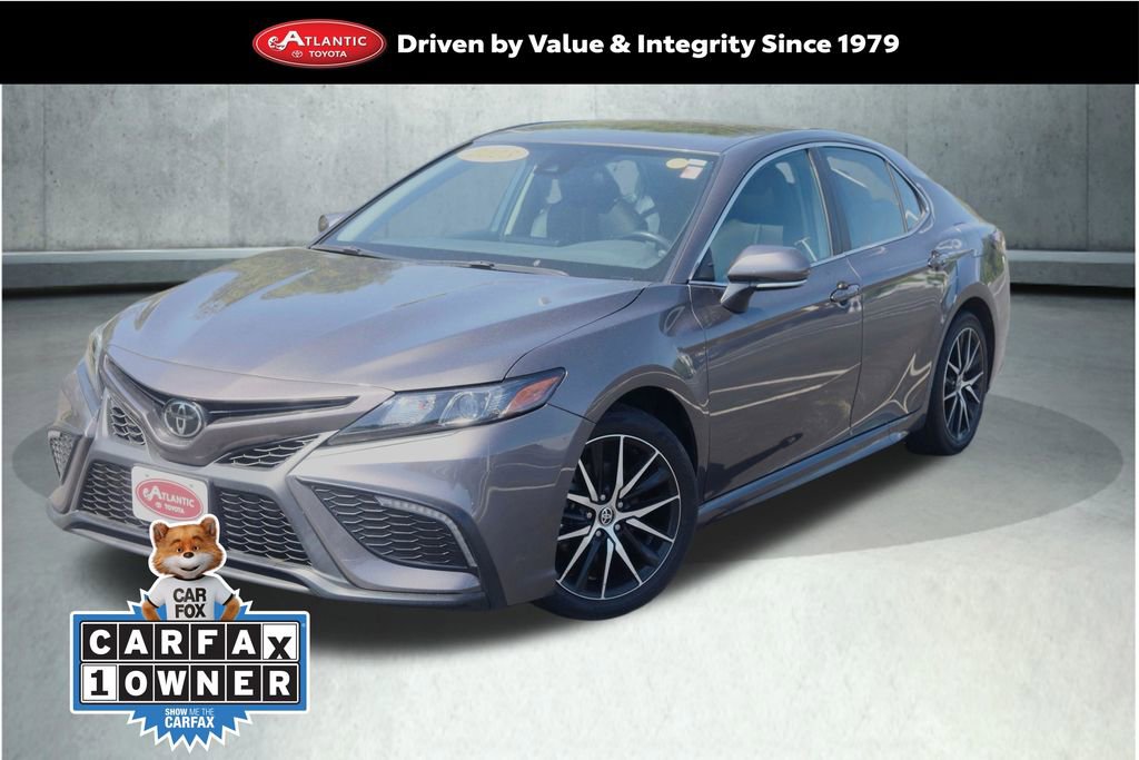 Used 2023 Toyota Camry SE w/ Cold Weather Package